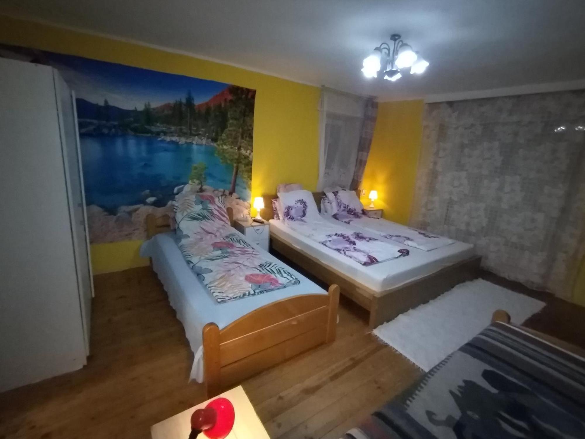 Kert Oevezeti Lakas Apartment Gyongyos ภายนอก รูปภาพ