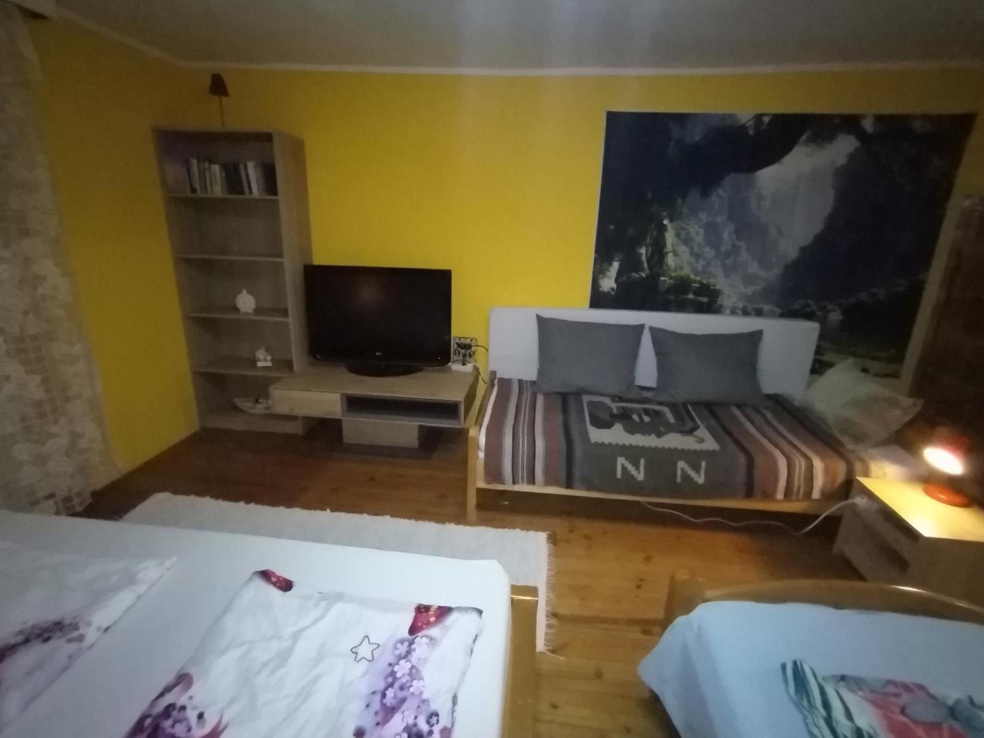 Kert Oevezeti Lakas Apartment Gyongyos ภายนอก รูปภาพ